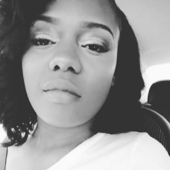 Meet your Posher, Lisa - Picture 1 of 1